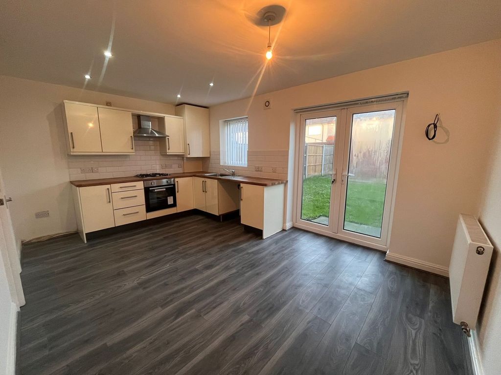 Property photo 2 of 15 Photo 34