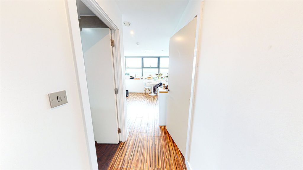 Property photo 3 of 7 Picture No. 02