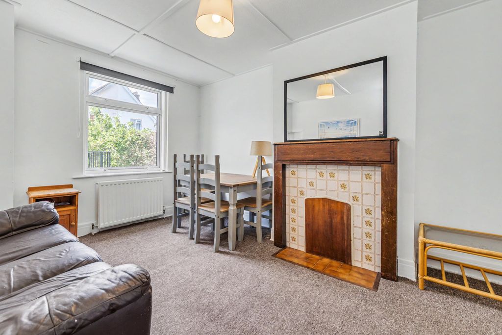 Property photo 2 of 22 97 Roedale Road, Brighton, Bn1 7Gd