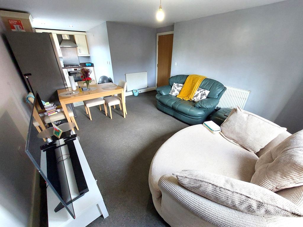 Property photo 3 of 12 20251029_112035