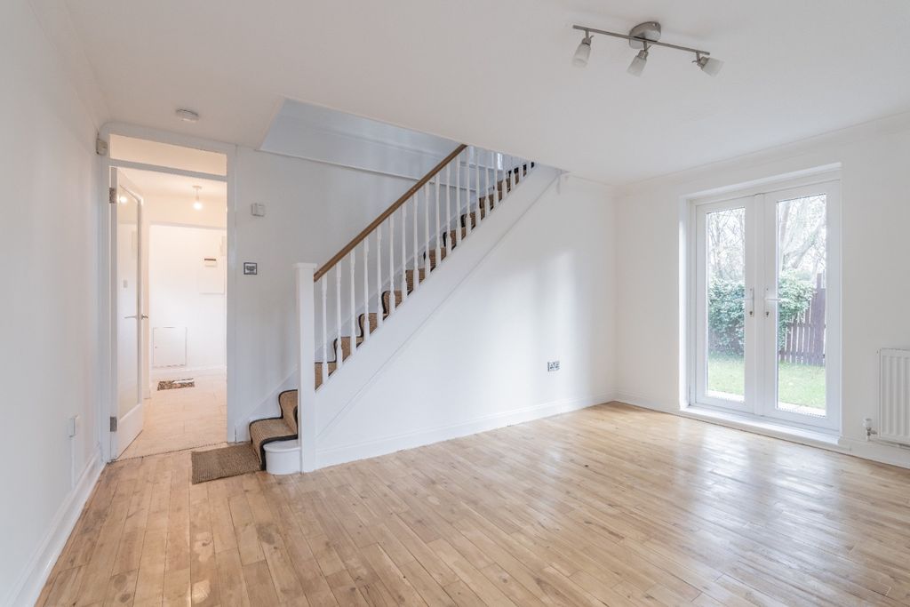 Property photo 3 of 22 4686643