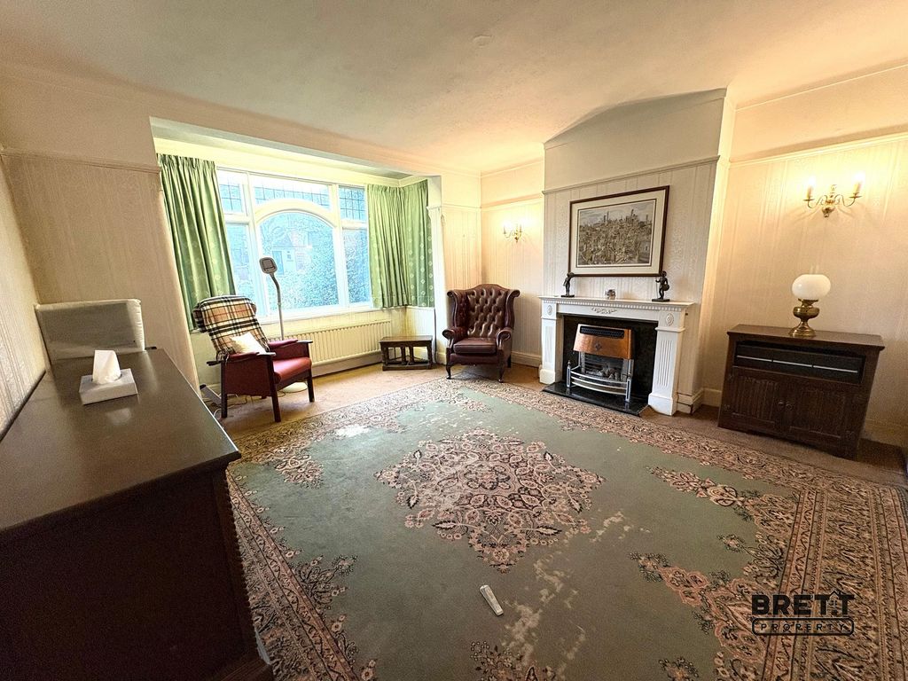 Property photo 3 of 13 Dining Room