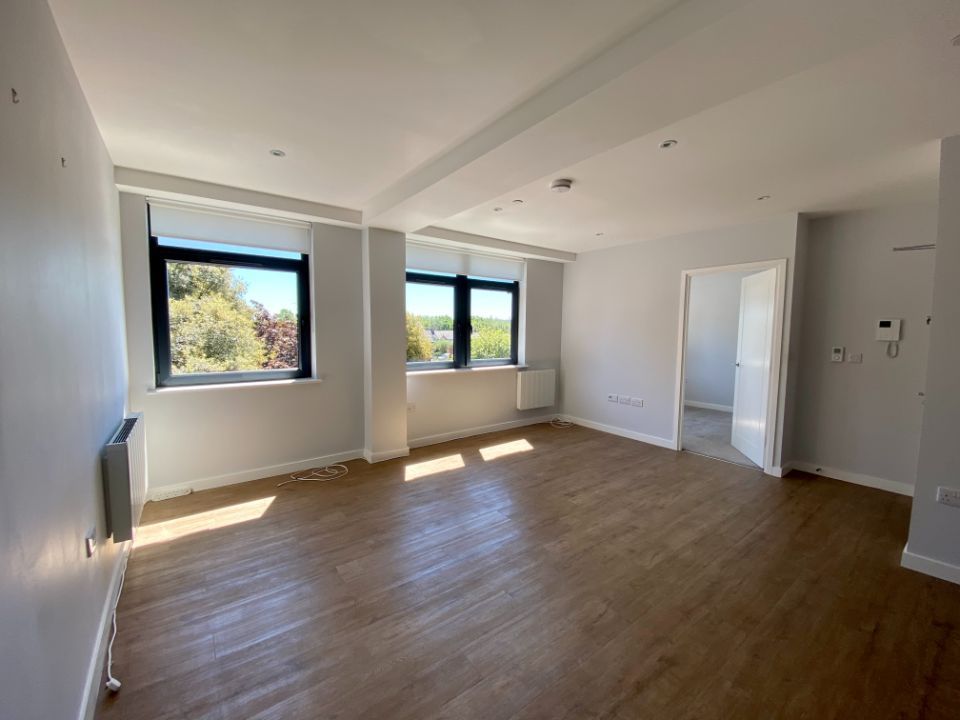 Property photo 2 of 10 Image00004