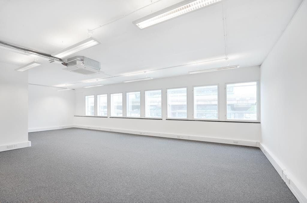 Property photo 3 of 9 Q West  Brentford 3.Jpg