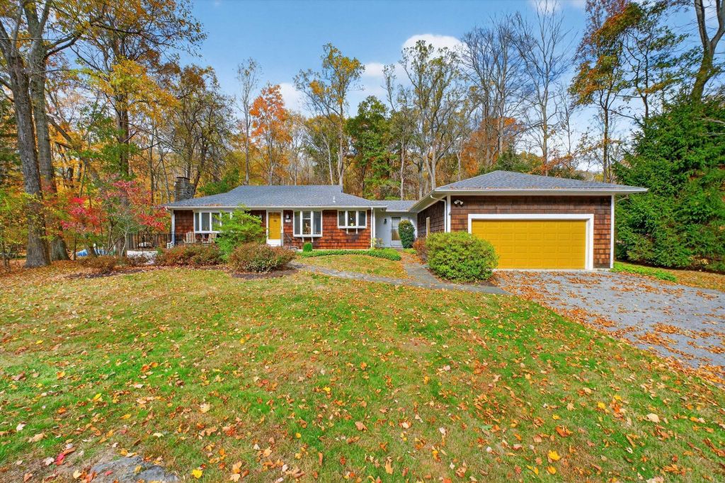 Property photo 1 of 12