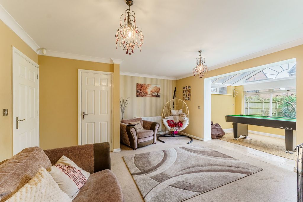 Property photo 2 of 17