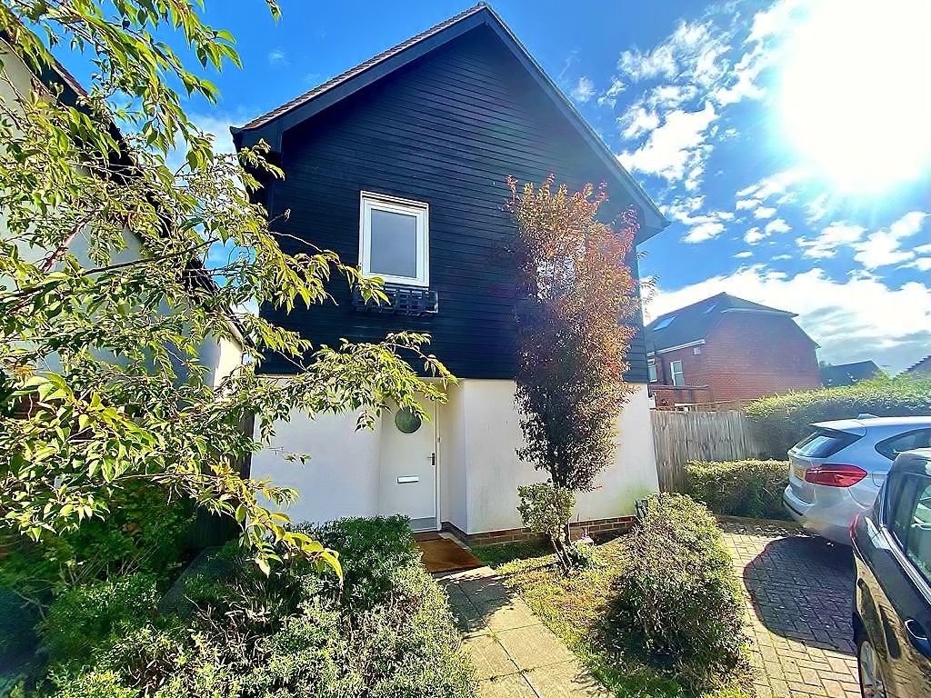 Property photo 1 of 17 Photo 01