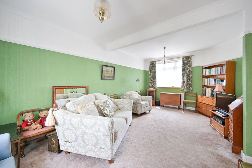 Property photo 2 of 11