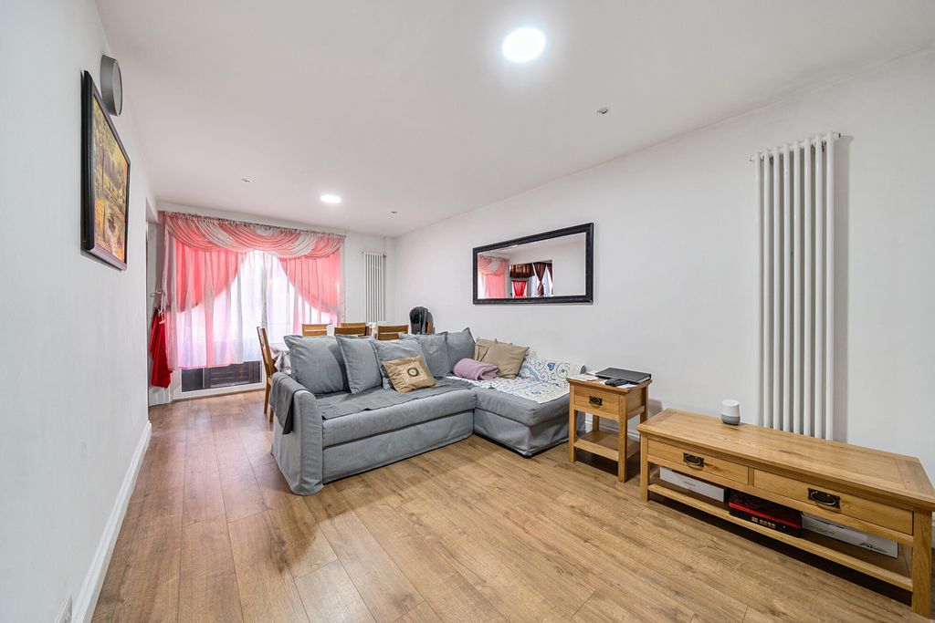 Property photo 2 of 21 1380697-1-6915Ad7...