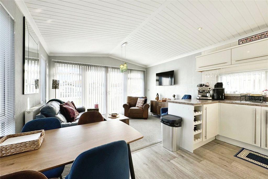 Property photo 2 of 14 Picture No. 02