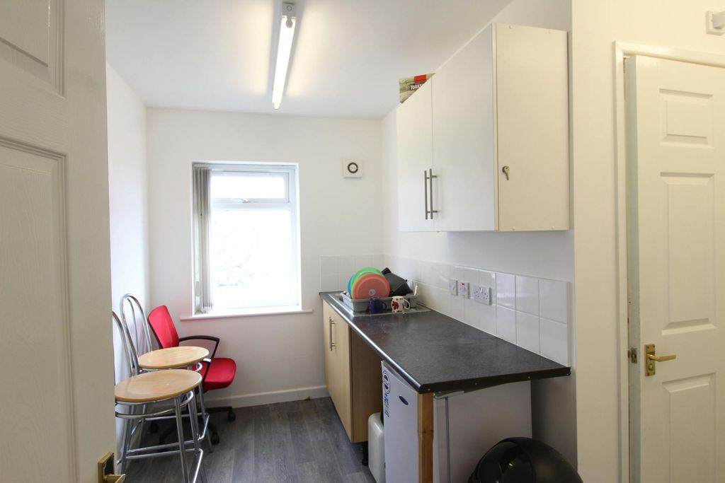 Property photo 3 of 7 Img_6121.Jpg