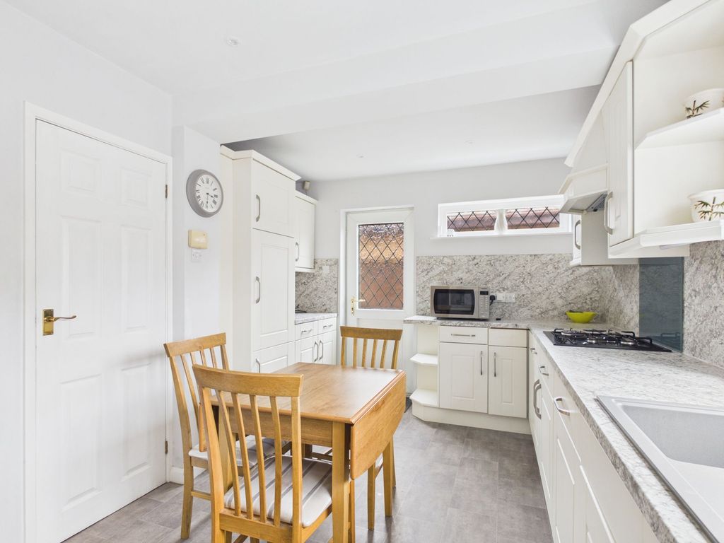 Property photo 3 of 14 Kitchen