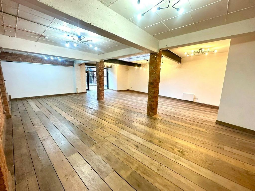 Property photo 3 of 15 Unit 5 6.Jpg