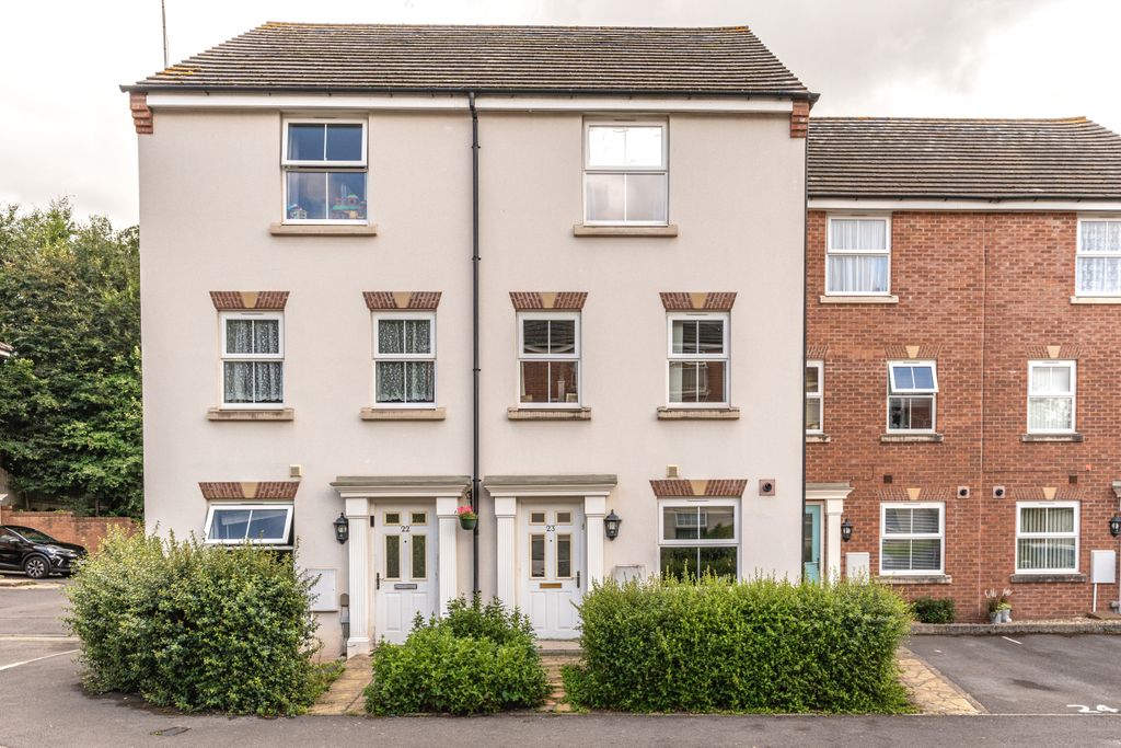 Property photo 1 of 20 A7409661-21