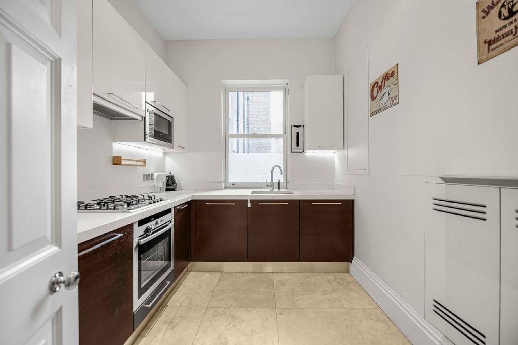 Property photo 2 of 14 Kitchen