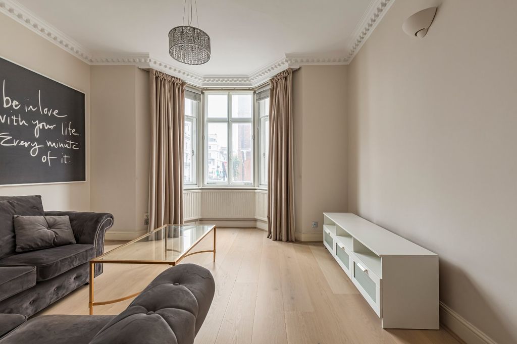 Property photo 2 of 13 Picture 2