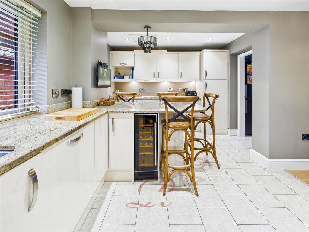 Property photo 2 of 28 Cam05148G0-Pr0119-Still039.Jpg