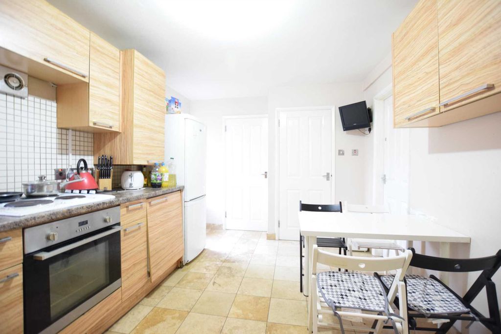 Property photo 2 of 3