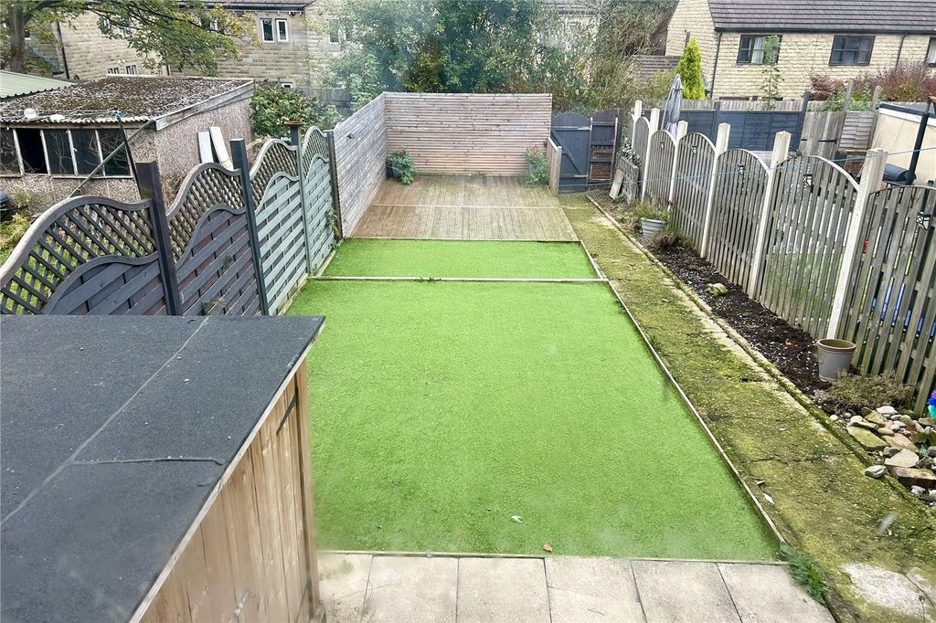 Property photo 2 of 13 Garden