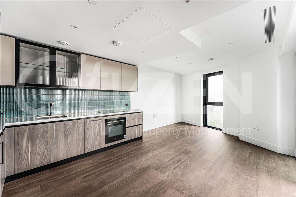 Property photo 1 of 13 Kitchen/Reception