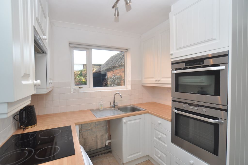 Property photo 2 of 16