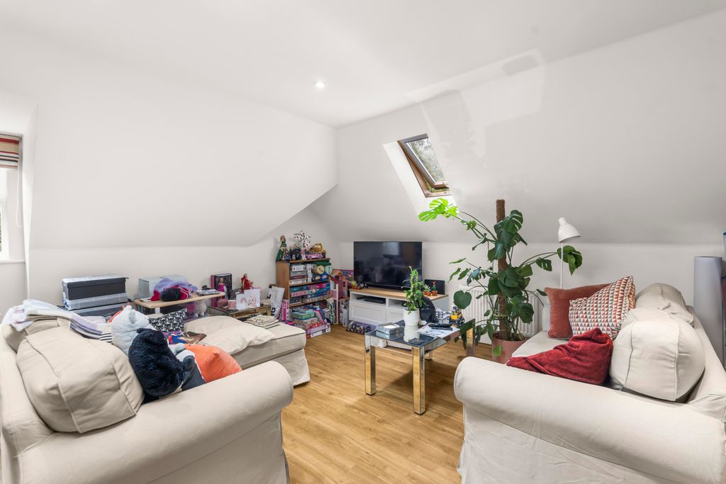 Property photo 3 of 12