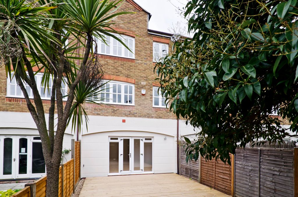 Property photo 3 of 16
