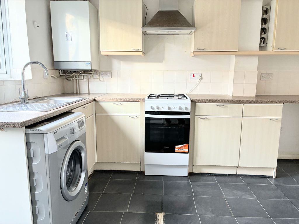 Property photo 2 of 8 Kitch