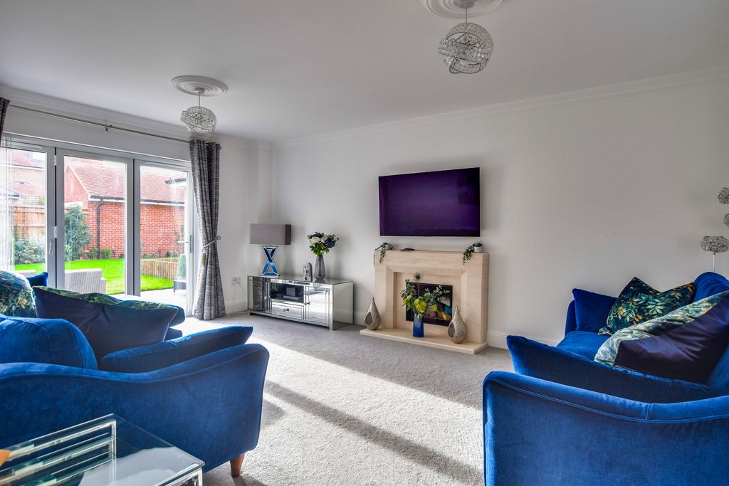 Property photo 2 of 36 Dsc_0076-Dsc_0078