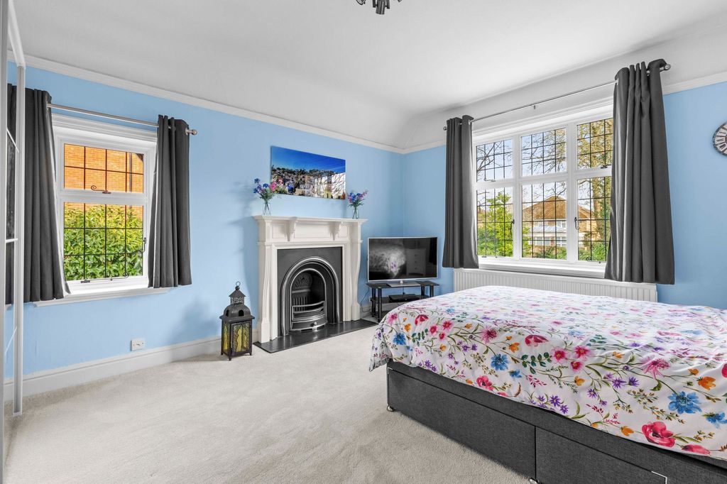 Additional image 17 of 5 bed detached house for saleAmersham Road, High Wycombe HP13
