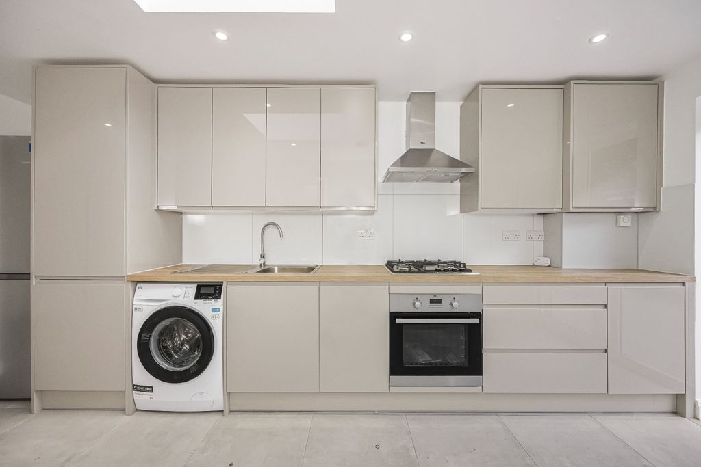 Property photo 2 of 24 5083802