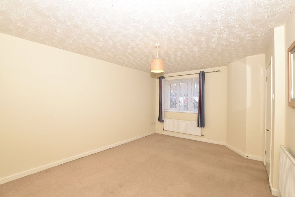 Property photo 2 of 10 Living Room