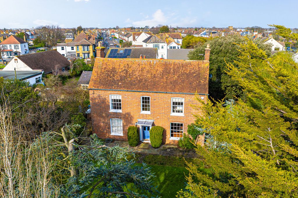 Property photo 3 of 50