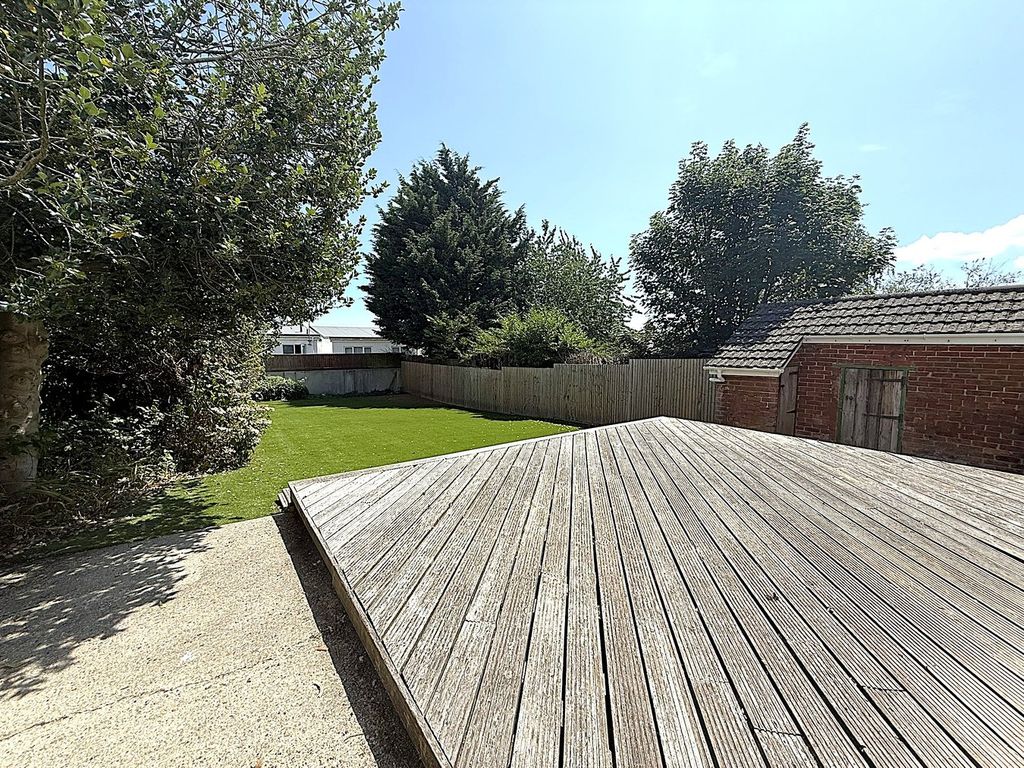 Property photo 2 of 22