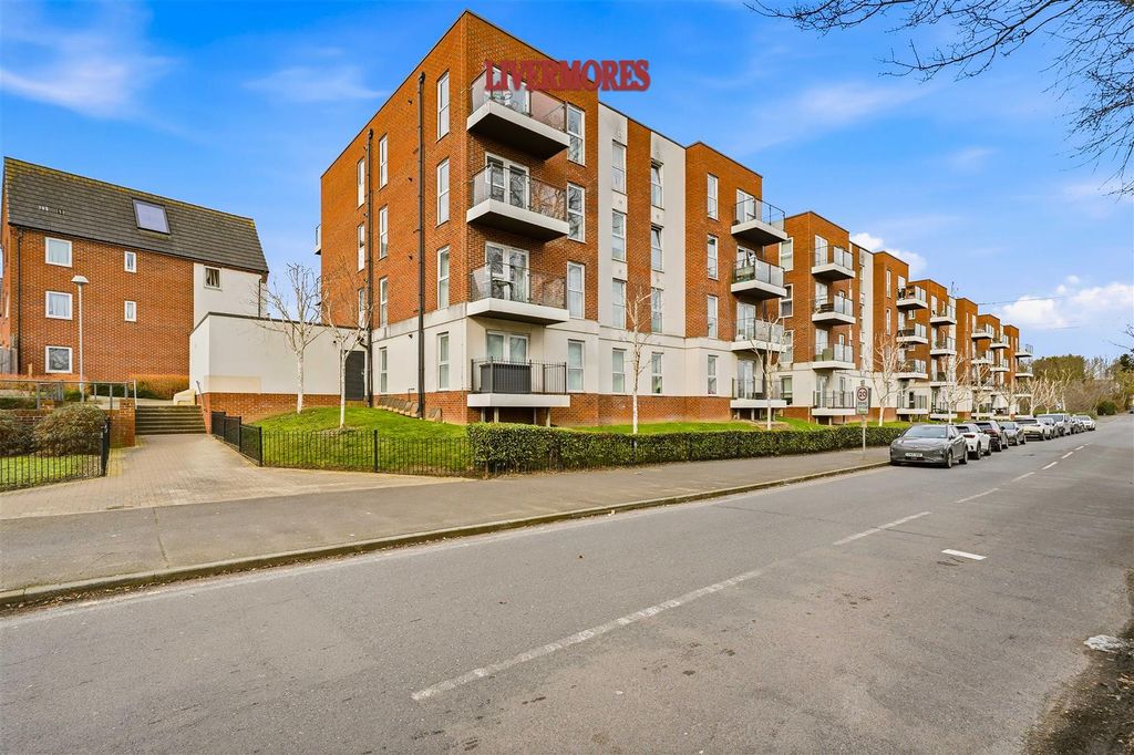 Property photo 1 of 18 External