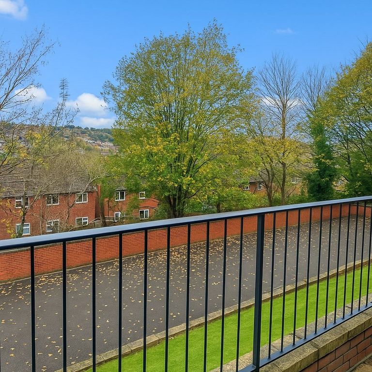 Property photo 2 of 8