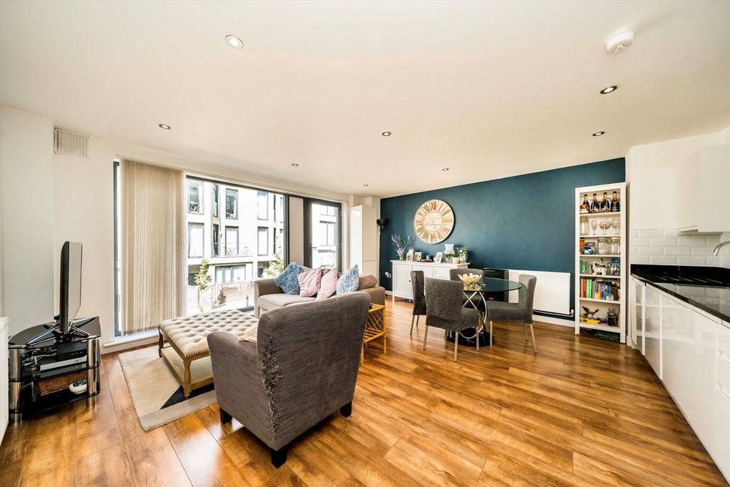 Property photo 2 of 6