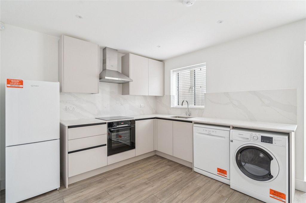 Property photo 3 of 11 Picture 3