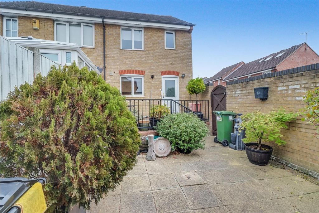 Property photo 3 of 18 7 Crawford Chase Inside-17 Dp.Jpg