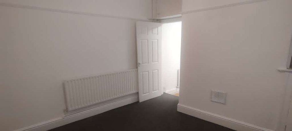 Property photo 3 of 11 Lounge 2.Jpg