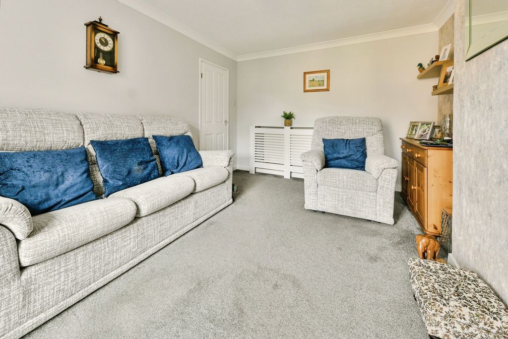 Property photo 3 of 18 Pbox-Img.Jpg
