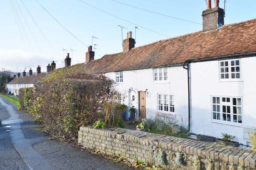 Property photo 1 of 8 Front