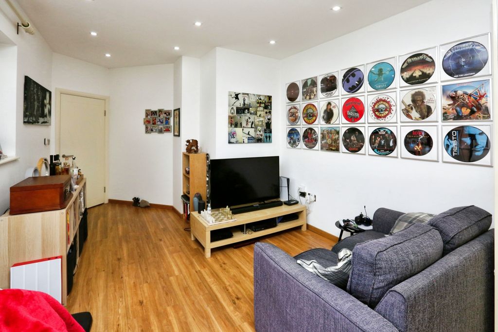 Property photo 3 of 16 Photography