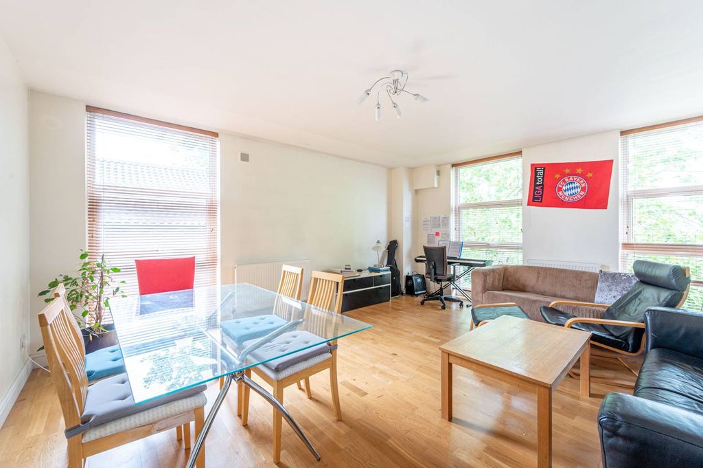 Property photo 3 of 7