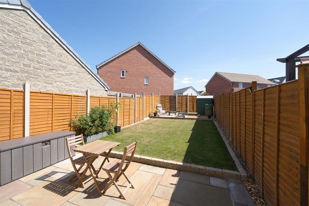Property photo 2 of 18 Rear Garden