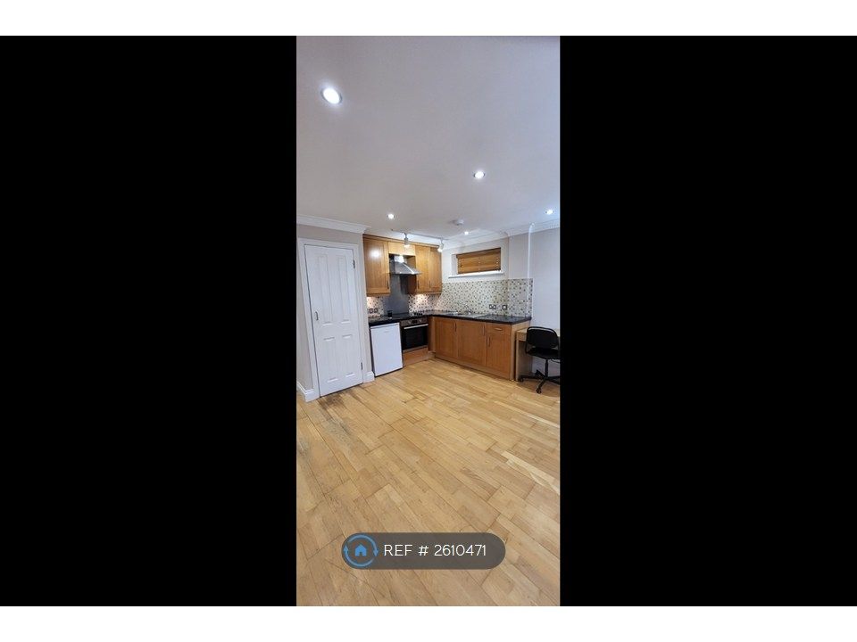 Property photo 1 of 9 Lounge/Kitchen