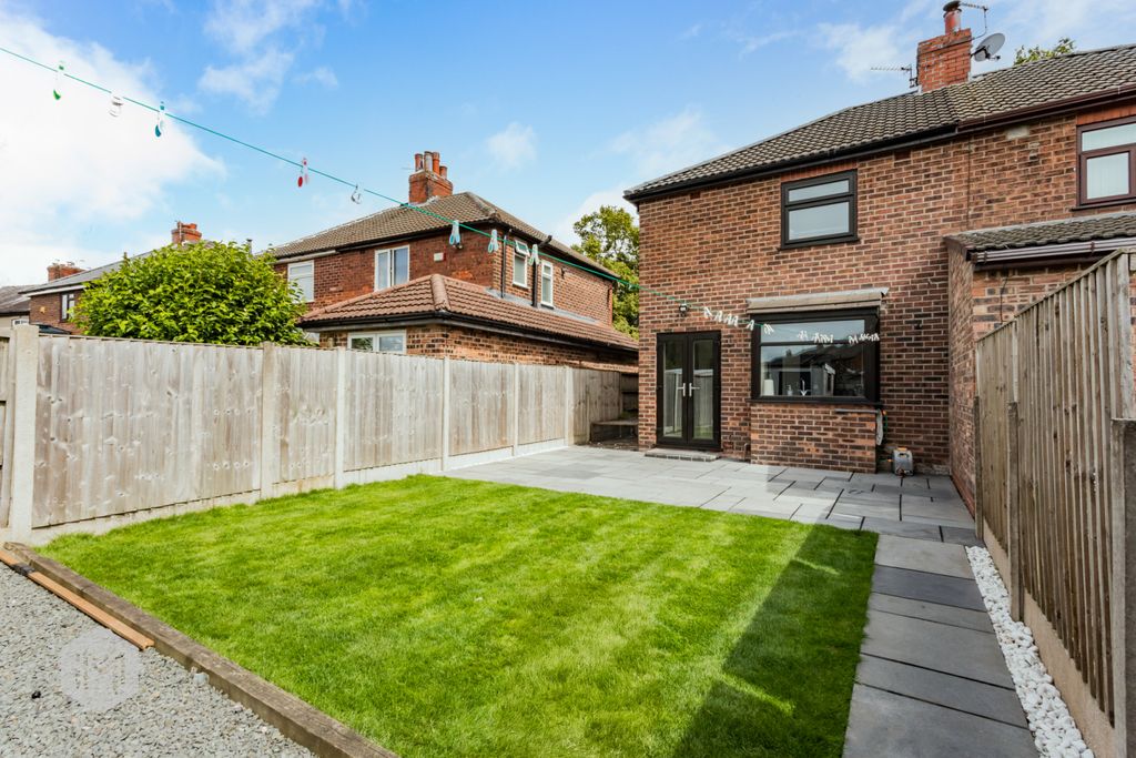 Property photo 2 of 17 Picture No. 13