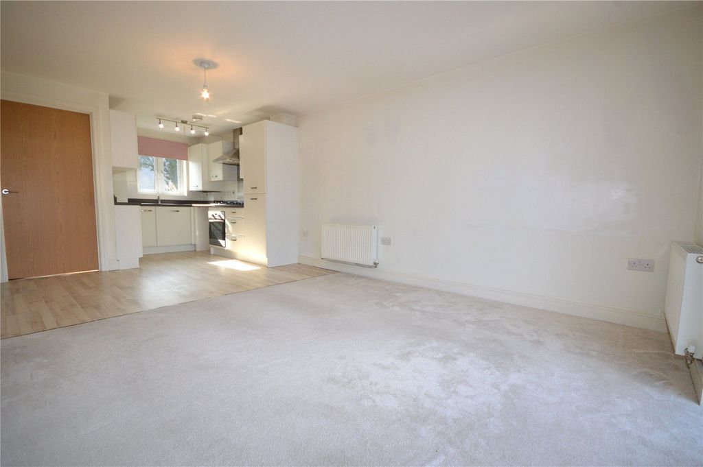 Property photo 2 of 10 2 - Picture No. 11