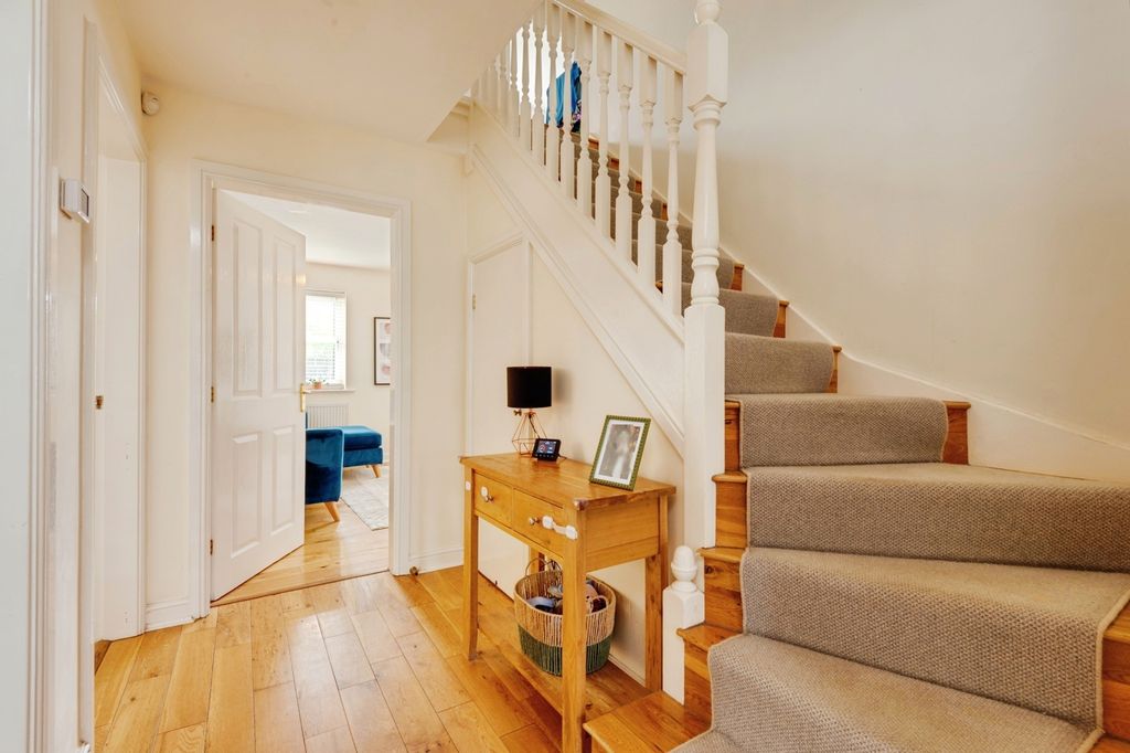 Property photo 3 of 28 Pbox-Img.Jpg