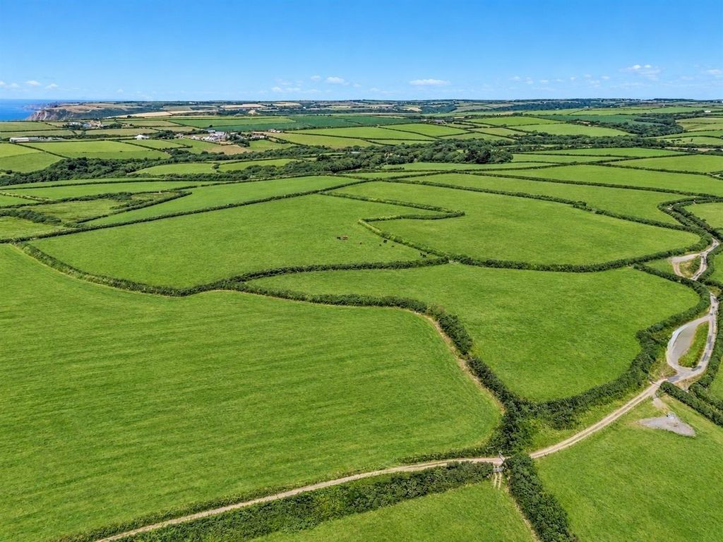 Property photo 1 of 4 Grass / Arable Land